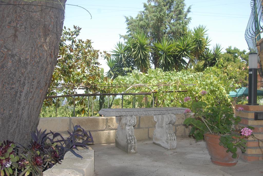 B&B Villa Zia Febronia Patti Kültér fotó