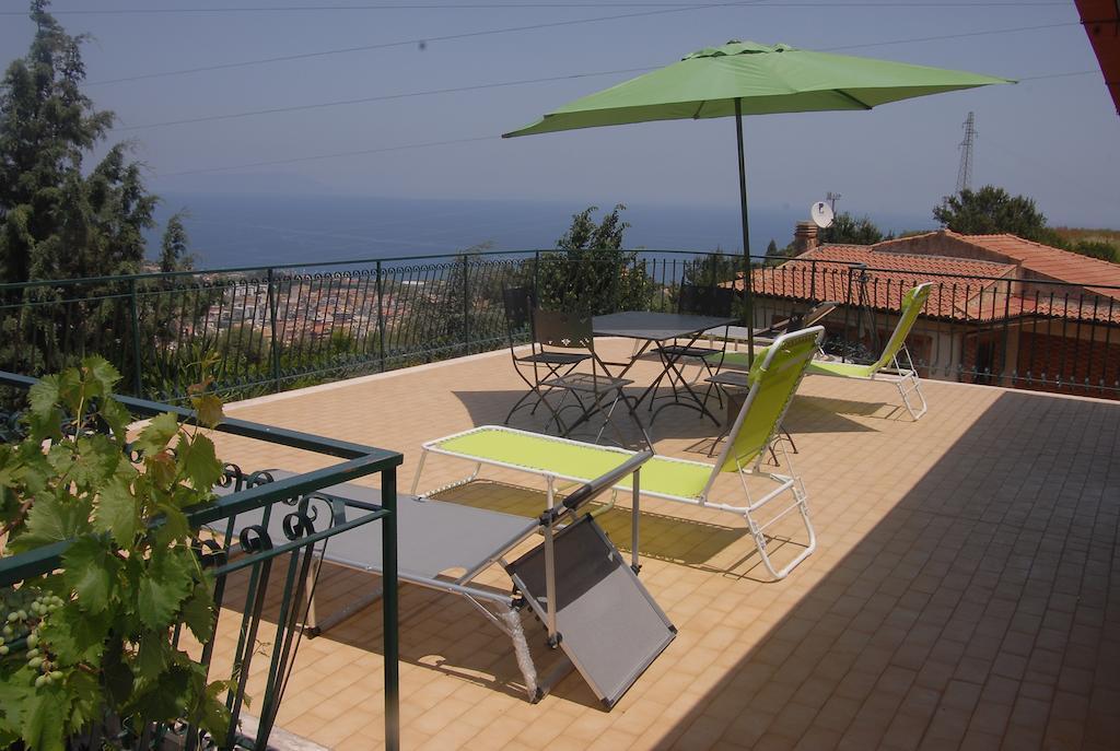 B&B Villa Zia Febronia Patti Kültér fotó