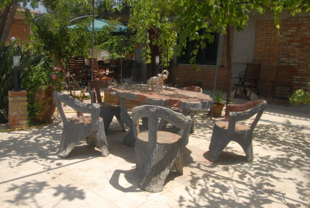 B&B Villa Zia Febronia Patti Kültér fotó